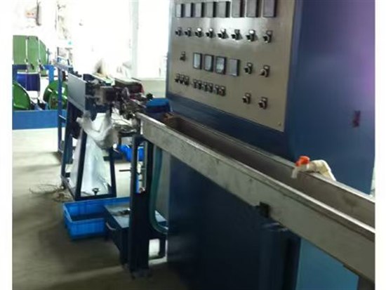 线束生产车间06